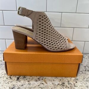 Unisa heels light pink fabric size 9